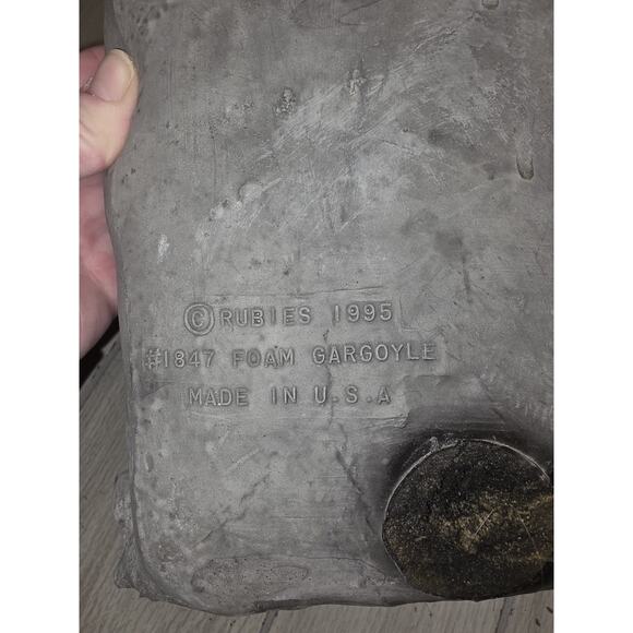 Vtg 1995 Rubies Foam Latex Gargoyle Halloween Decor Red Eyes Skulls Gothic 12" - Picture 3 of 8